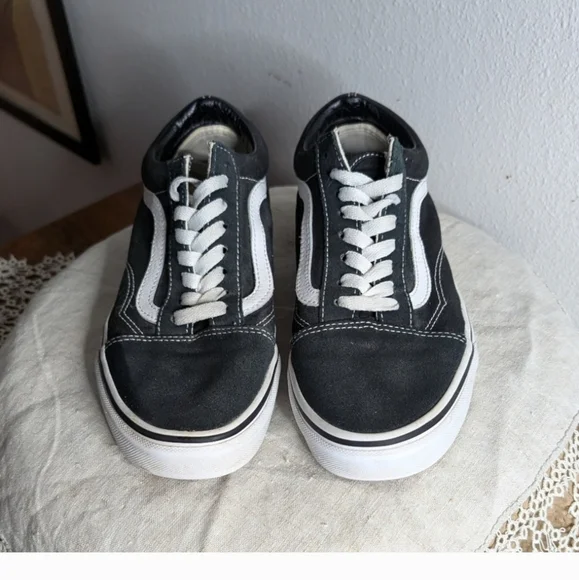 Vans Women's Black and White Sneakers Unisex - Picture 2 of 12